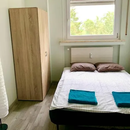 Spacious 2-bedroom Near All Transport *